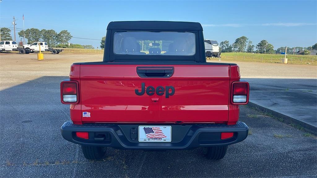 new 2025 Jeep Gladiator car, priced at $31,925
