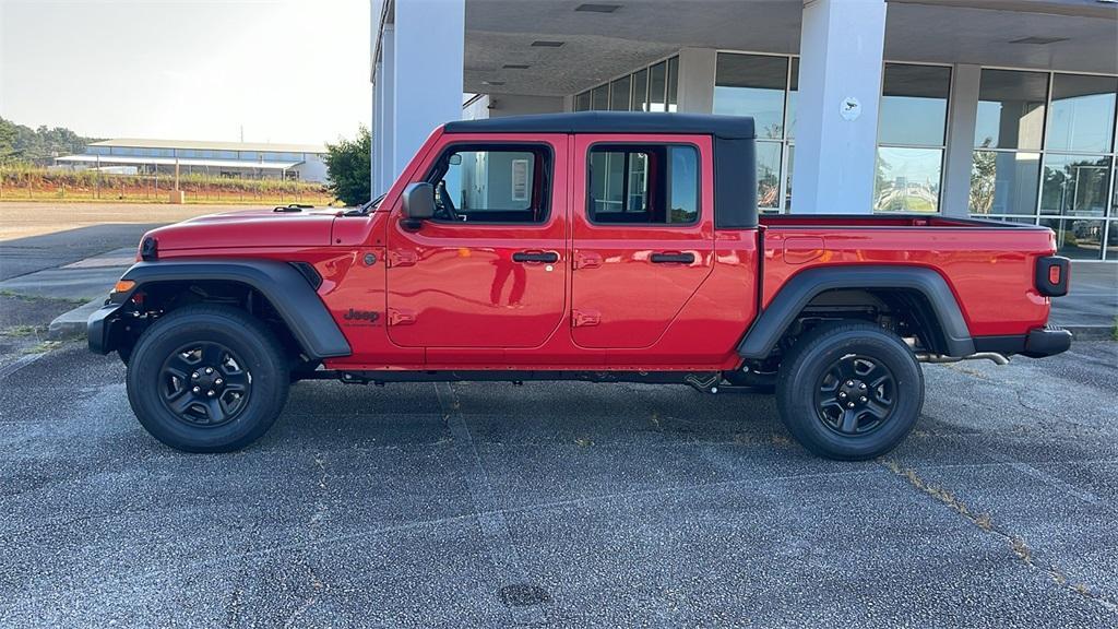 new 2025 Jeep Gladiator car, priced at $31,925