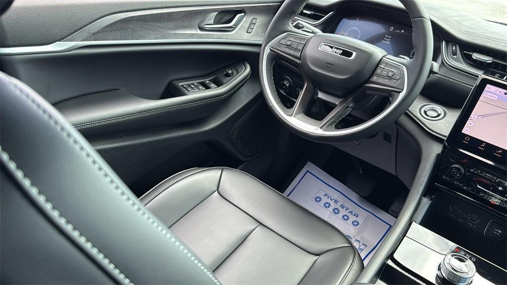 new 2025 Jeep Grand Cherokee car, priced at $37,272