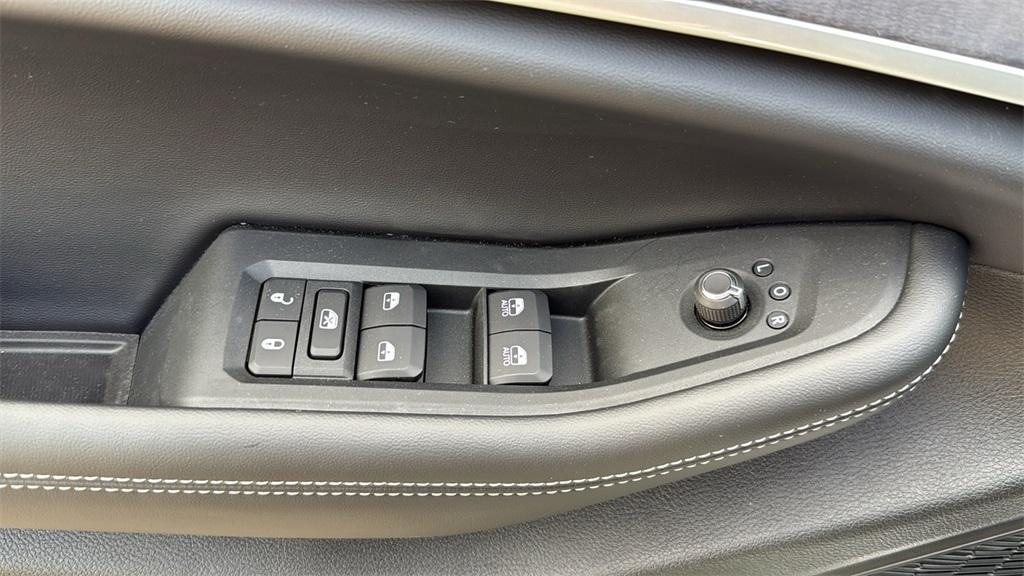 new 2025 Jeep Grand Cherokee car, priced at $37,272