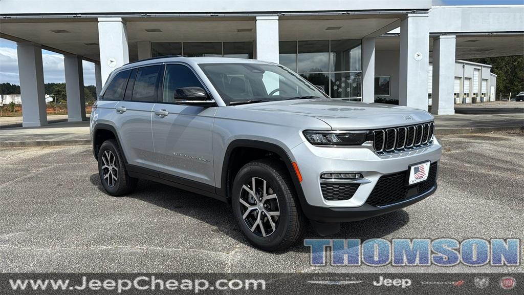 new 2025 Jeep Grand Cherokee car, priced at $38,600
