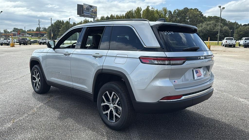 new 2025 Jeep Grand Cherokee car, priced at $37,272