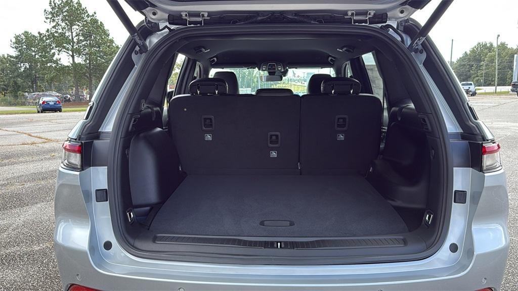 new 2025 Jeep Grand Cherokee car, priced at $37,272