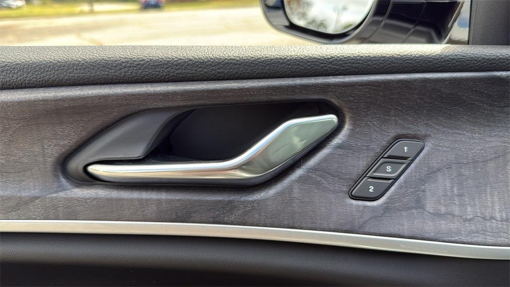 new 2025 Jeep Grand Cherokee car, priced at $37,272