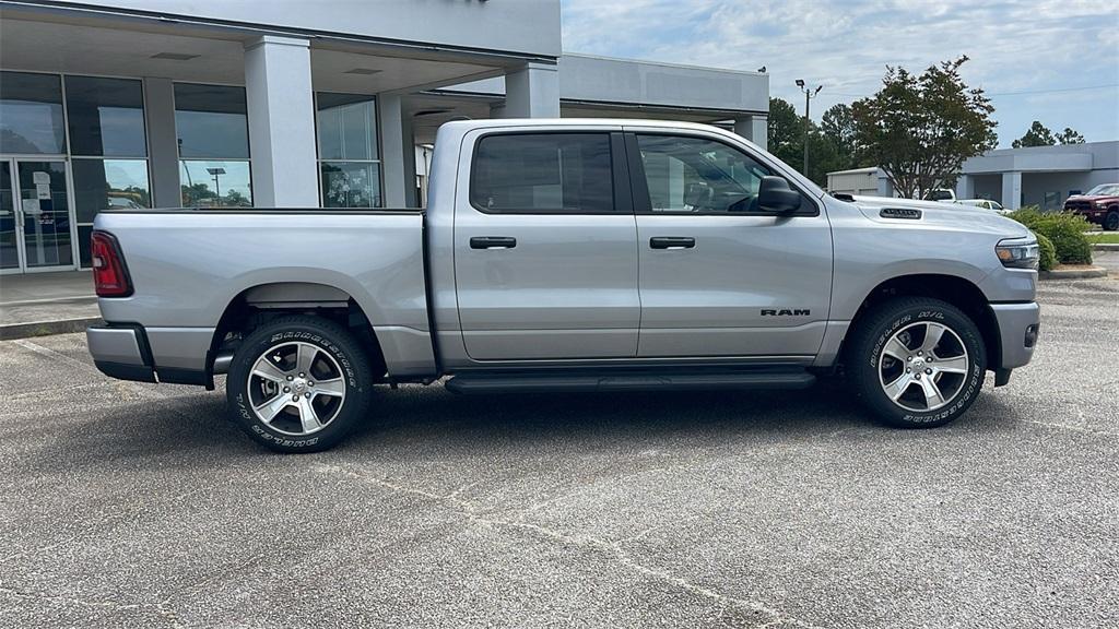 new 2025 Ram 1500 car, priced at $44,972