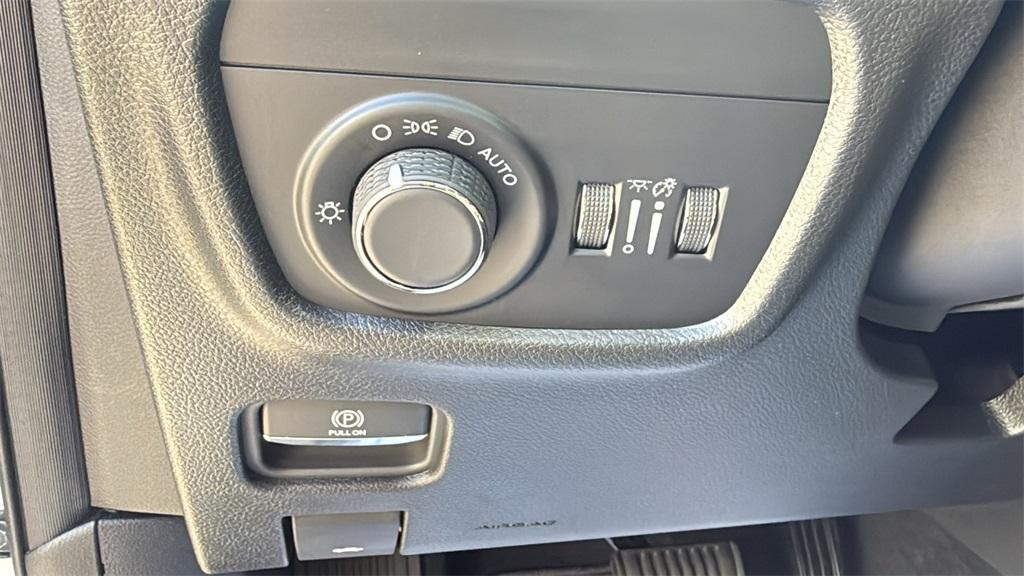 new 2025 Jeep Grand Cherokee car, priced at $35,150