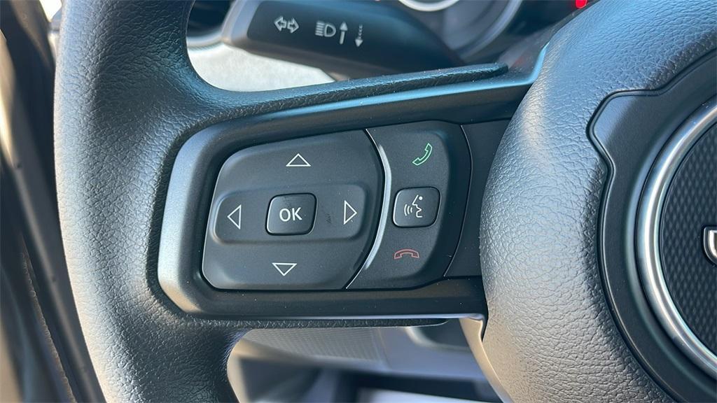 new 2025 Jeep Gladiator car, priced at $36,990