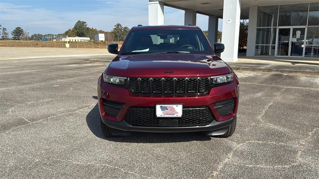 new 2025 Jeep Grand Cherokee car, priced at $37,425