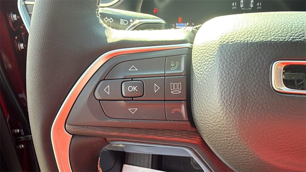 new 2025 Jeep Grand Cherokee car, priced at $37,425