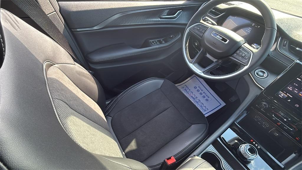 new 2025 Jeep Grand Cherokee car, priced at $37,425