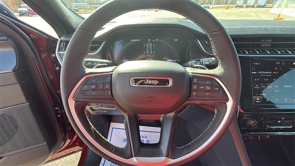 new 2025 Jeep Grand Cherokee car, priced at $37,425