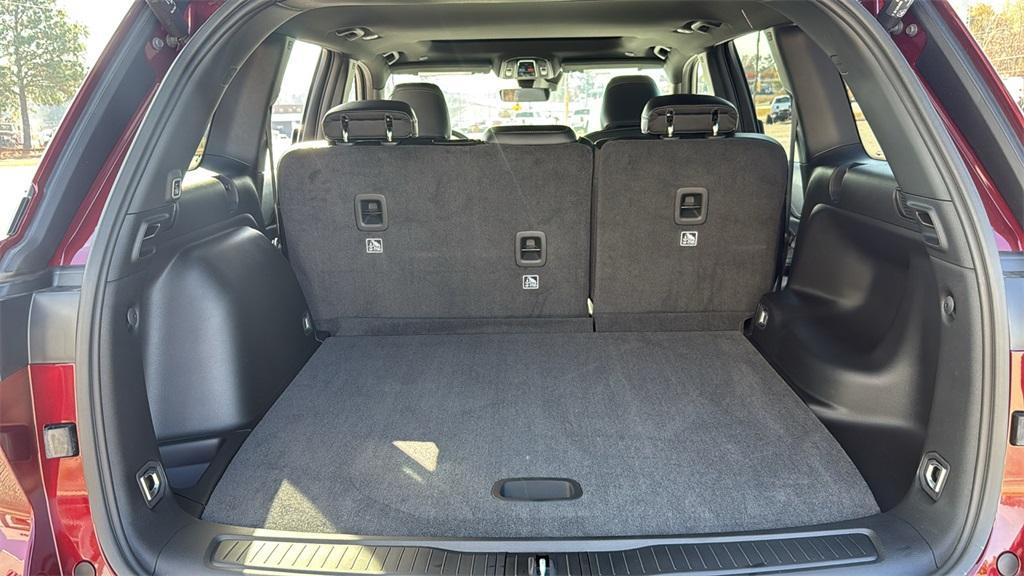 new 2025 Jeep Grand Cherokee car, priced at $37,425