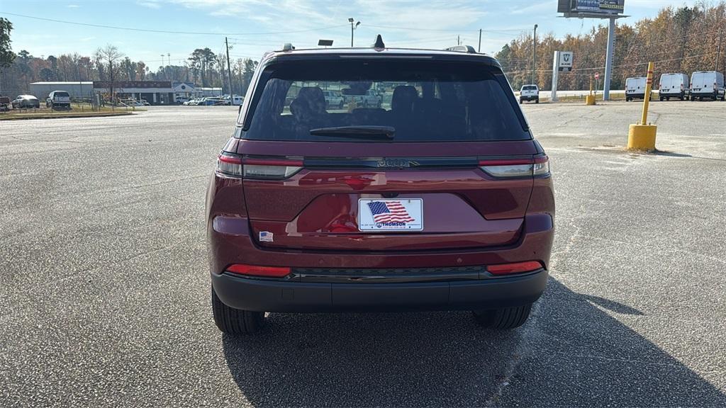 new 2025 Jeep Grand Cherokee car, priced at $37,425