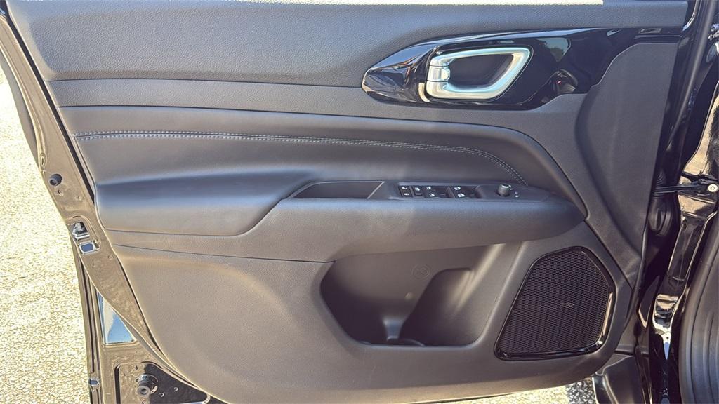 new 2026 Jeep Compass car, priced at $31,400