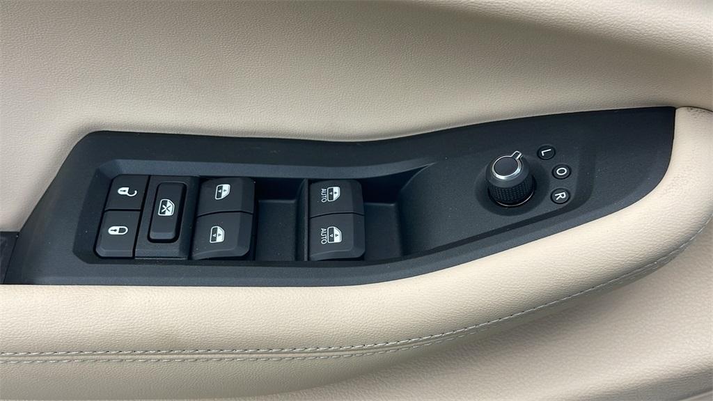 new 2025 Jeep Grand Cherokee L car, priced at $41,750