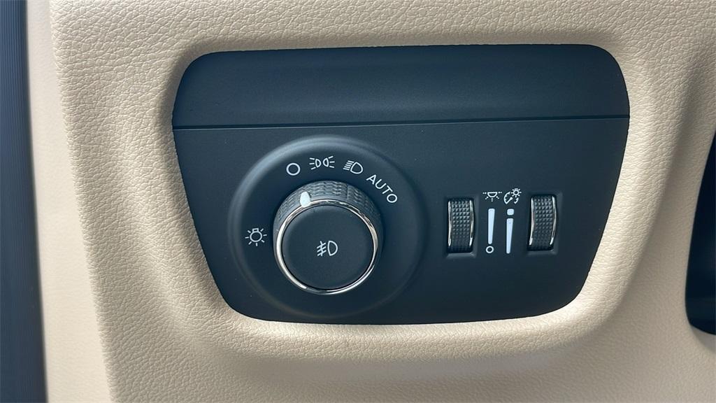 new 2025 Jeep Grand Cherokee L car, priced at $41,750