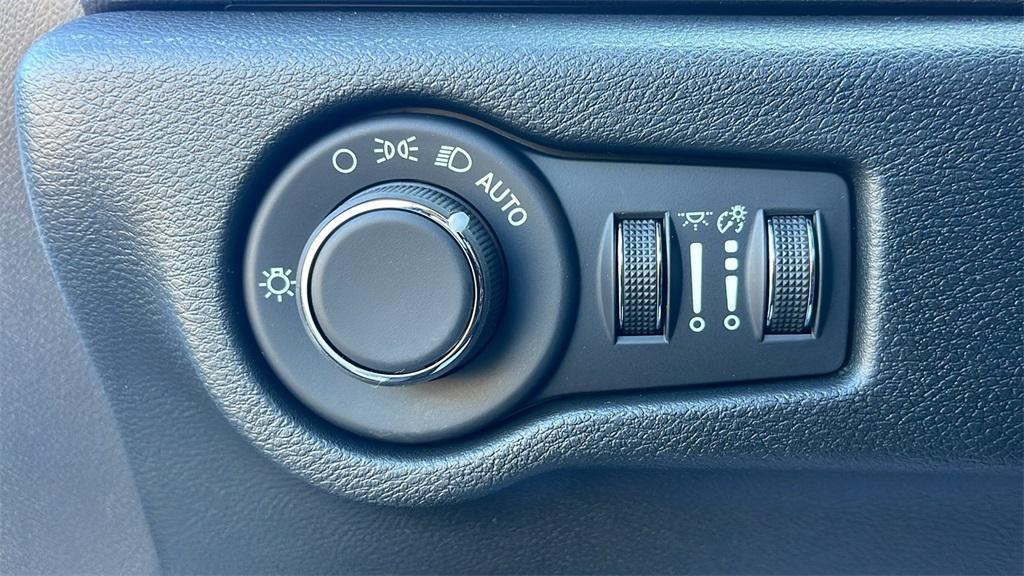 new 2025 Chrysler Voyager car, priced at $38,400