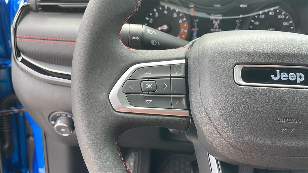 new 2023 Jeep Compass car, priced at $31,990