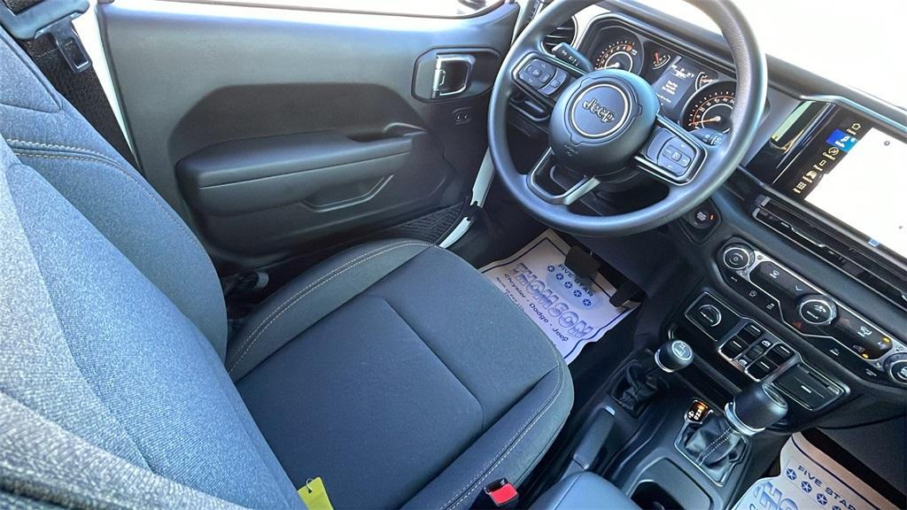 new 2025 Jeep Gladiator car, priced at $33,375