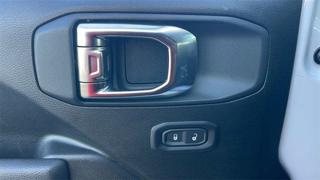 new 2025 Jeep Gladiator car, priced at $33,375