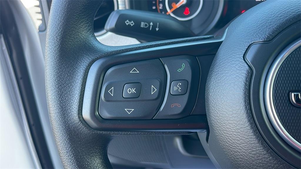 new 2025 Jeep Gladiator car, priced at $33,375