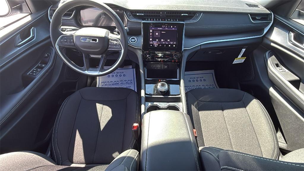 new 2025 Jeep Grand Cherokee car, priced at $33,252