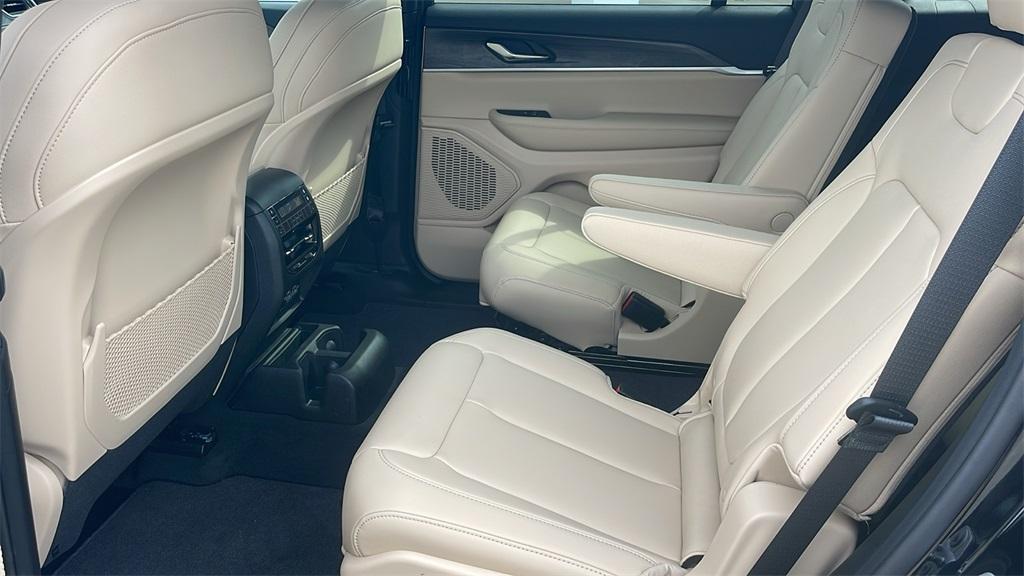 new 2025 Jeep Grand Cherokee L car, priced at $45,550