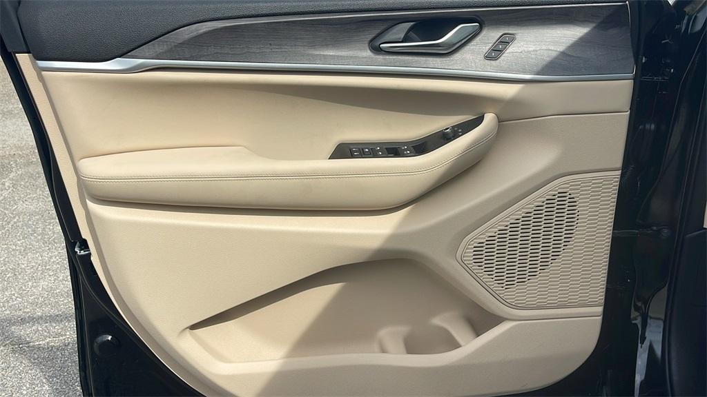 new 2025 Jeep Grand Cherokee L car, priced at $45,550