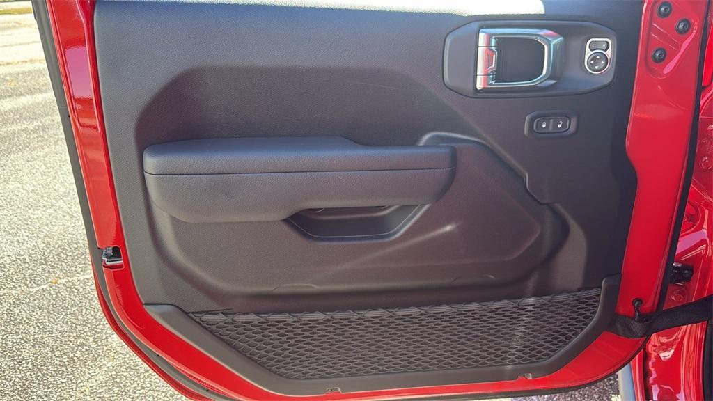 new 2026 Jeep Wrangler car, priced at $44,272