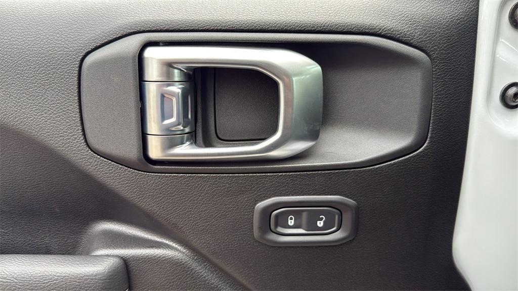 new 2026 Jeep Wrangler car, priced at $38,370