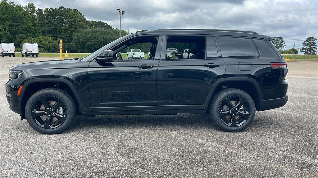 new 2025 Jeep Grand Cherokee L car, priced at $44,250