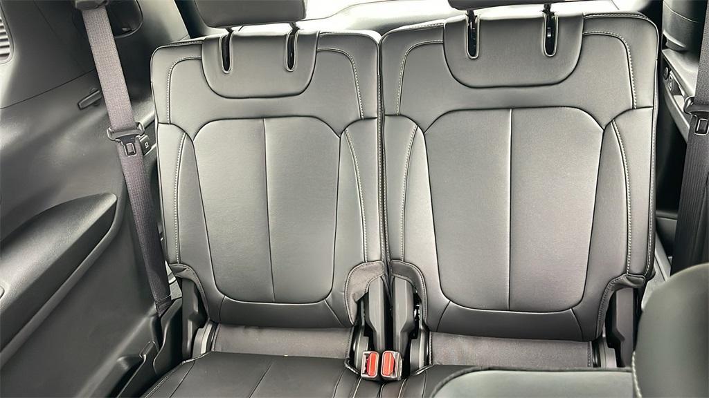 new 2025 Jeep Grand Cherokee L car, priced at $44,250