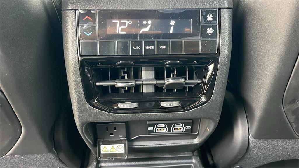new 2025 Jeep Grand Cherokee L car, priced at $40,972