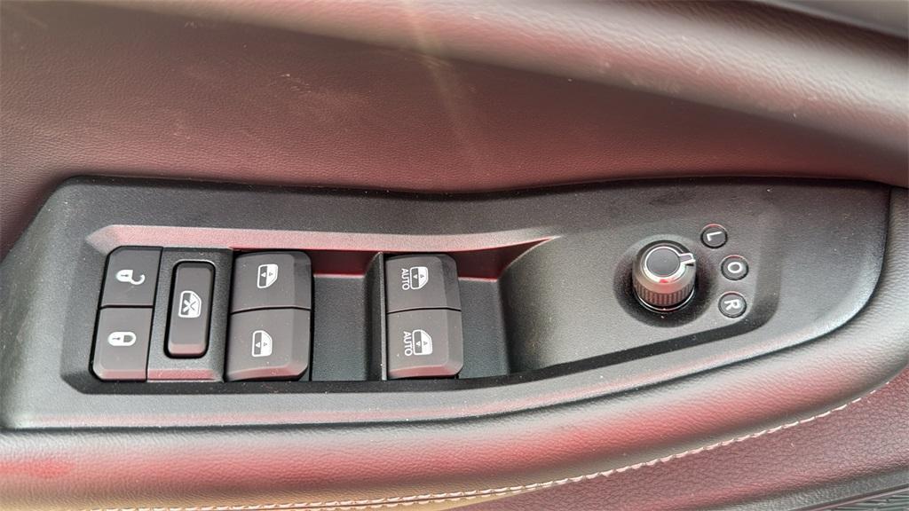 new 2025 Jeep Grand Cherokee car, priced at $32,672