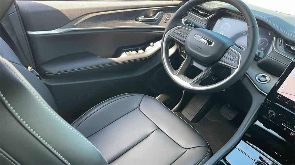new 2025 Jeep Grand Cherokee L car, priced at $44,270