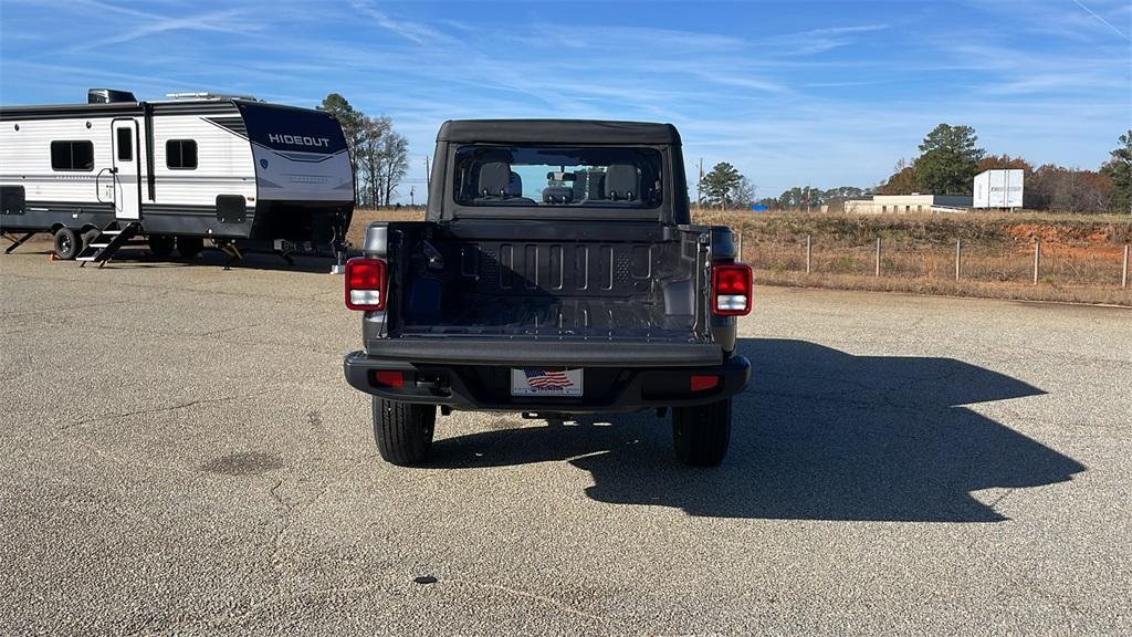 new 2025 Jeep Gladiator car, priced at $37,770