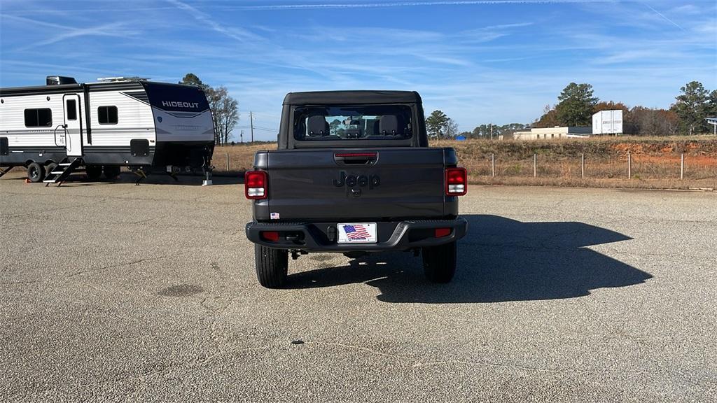 new 2025 Jeep Gladiator car, priced at $37,770