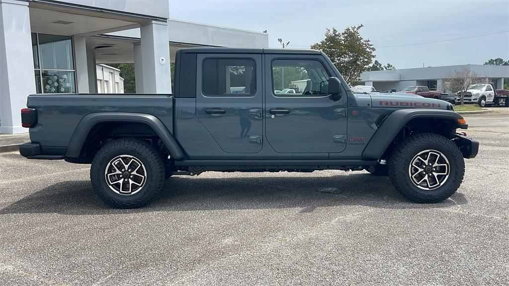 new 2025 Jeep Gladiator car, priced at $53,370