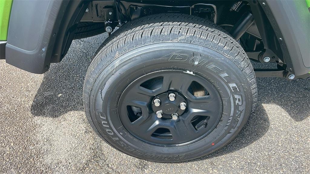 new 2025 Jeep Gladiator car, priced at $37,900