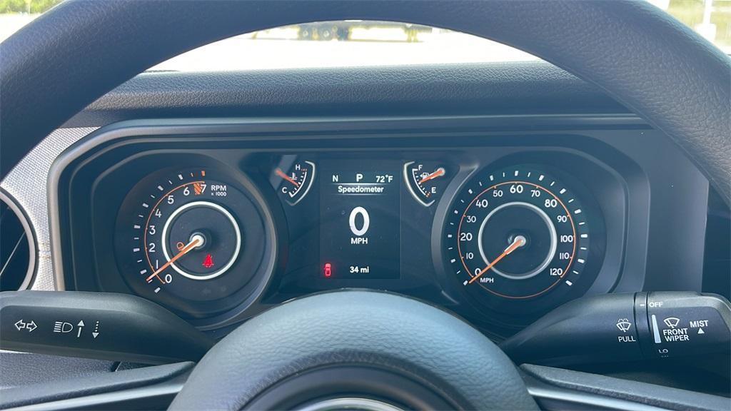 new 2025 Jeep Gladiator car, priced at $37,900