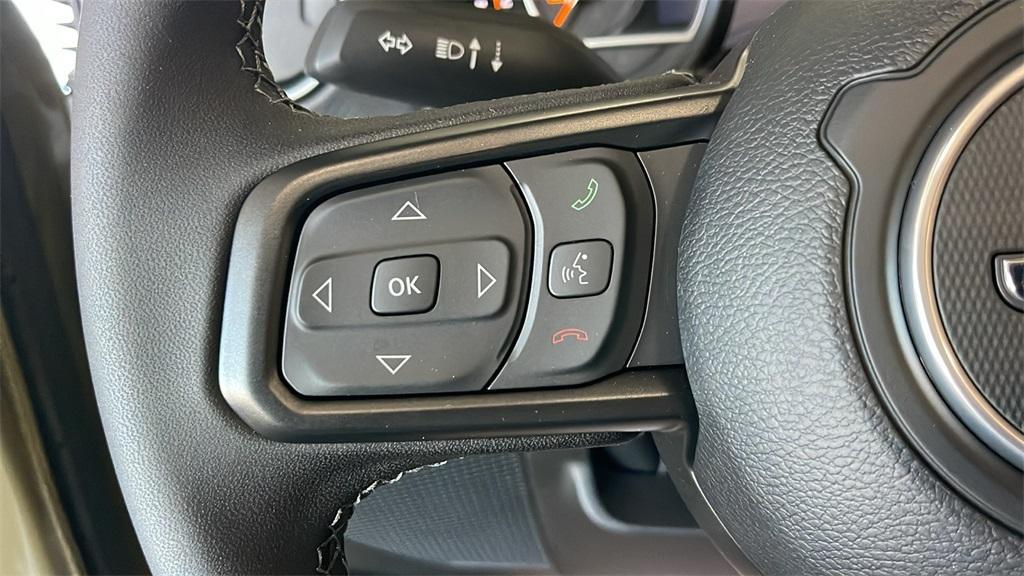 new 2025 Jeep Gladiator car, priced at $46,775
