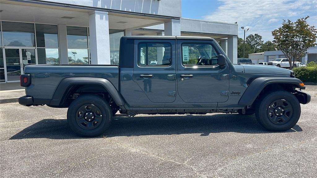 new 2025 Jeep Gladiator car, priced at $38,972
