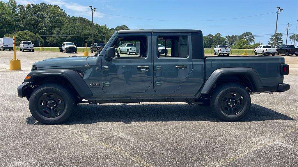 new 2025 Jeep Gladiator car, priced at $38,972