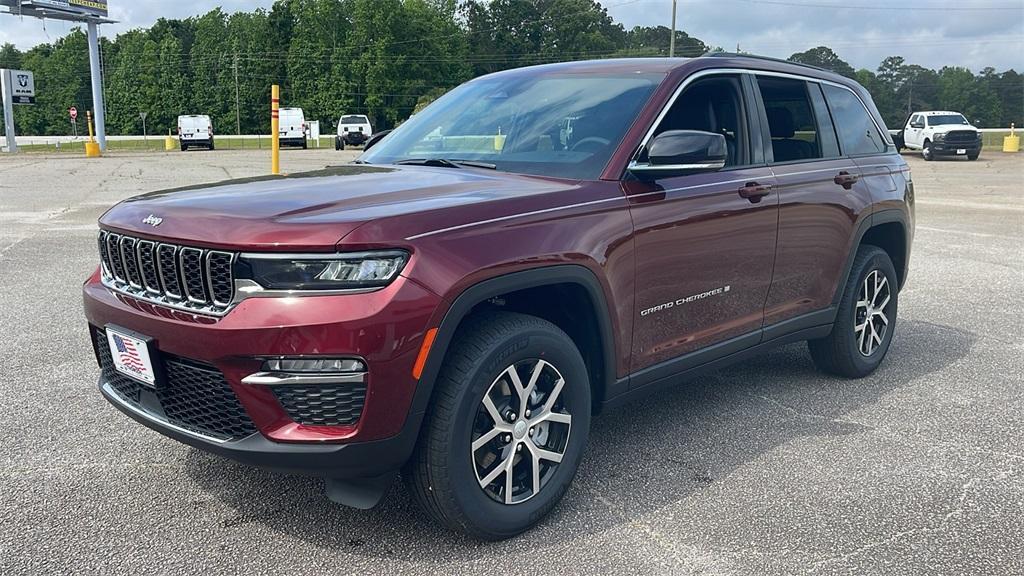 new 2025 Jeep Grand Cherokee car, priced at $39,972