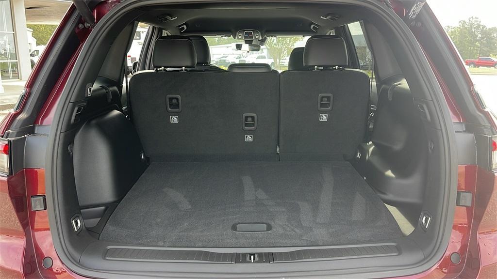 new 2025 Jeep Grand Cherokee car, priced at $39,972
