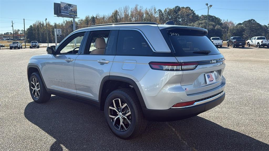 new 2025 Jeep Grand Cherokee car, priced at $37,573