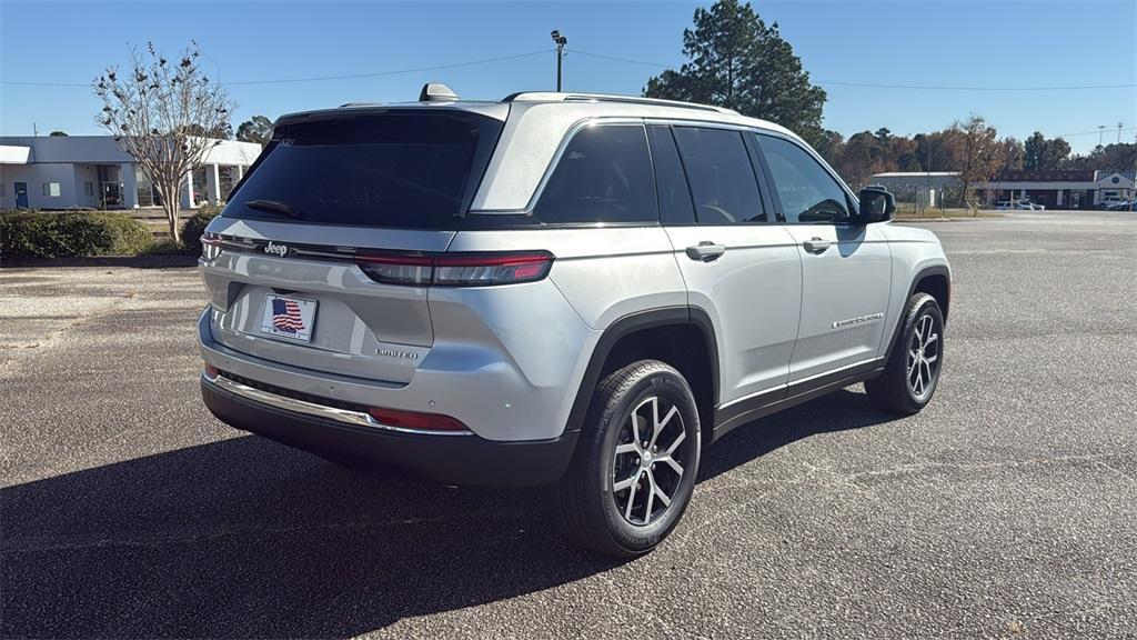 new 2025 Jeep Grand Cherokee car, priced at $37,573