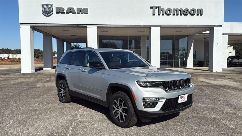 new 2025 Jeep Grand Cherokee car, priced at $37,573
