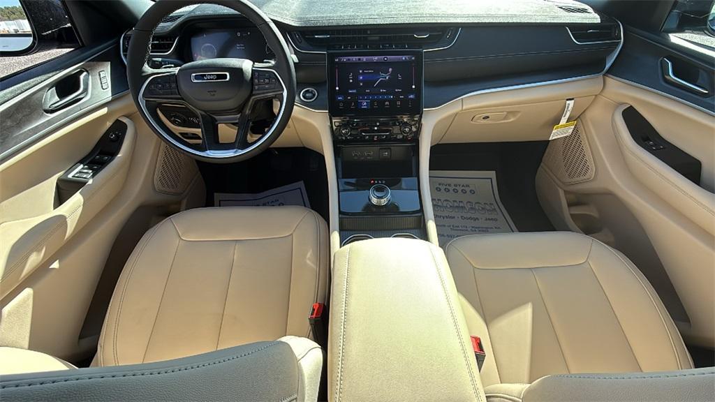 new 2025 Jeep Grand Cherokee car, priced at $37,573