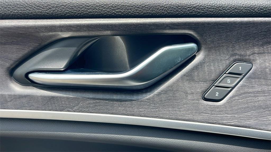 new 2025 Jeep Grand Cherokee L car, priced at $40,952